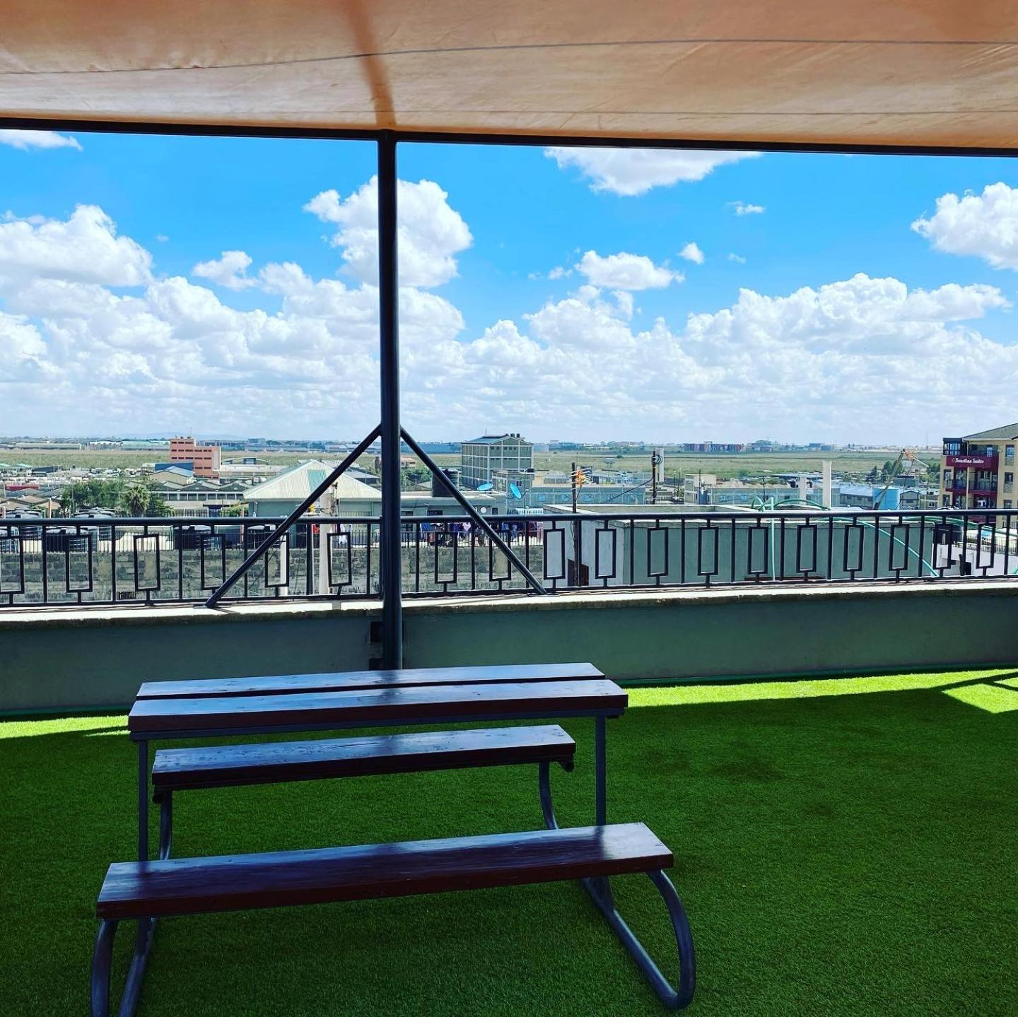 Apartamento Lovely & Cozy Compact Studio Near Airport With Rooftop View Nairobi Exterior foto