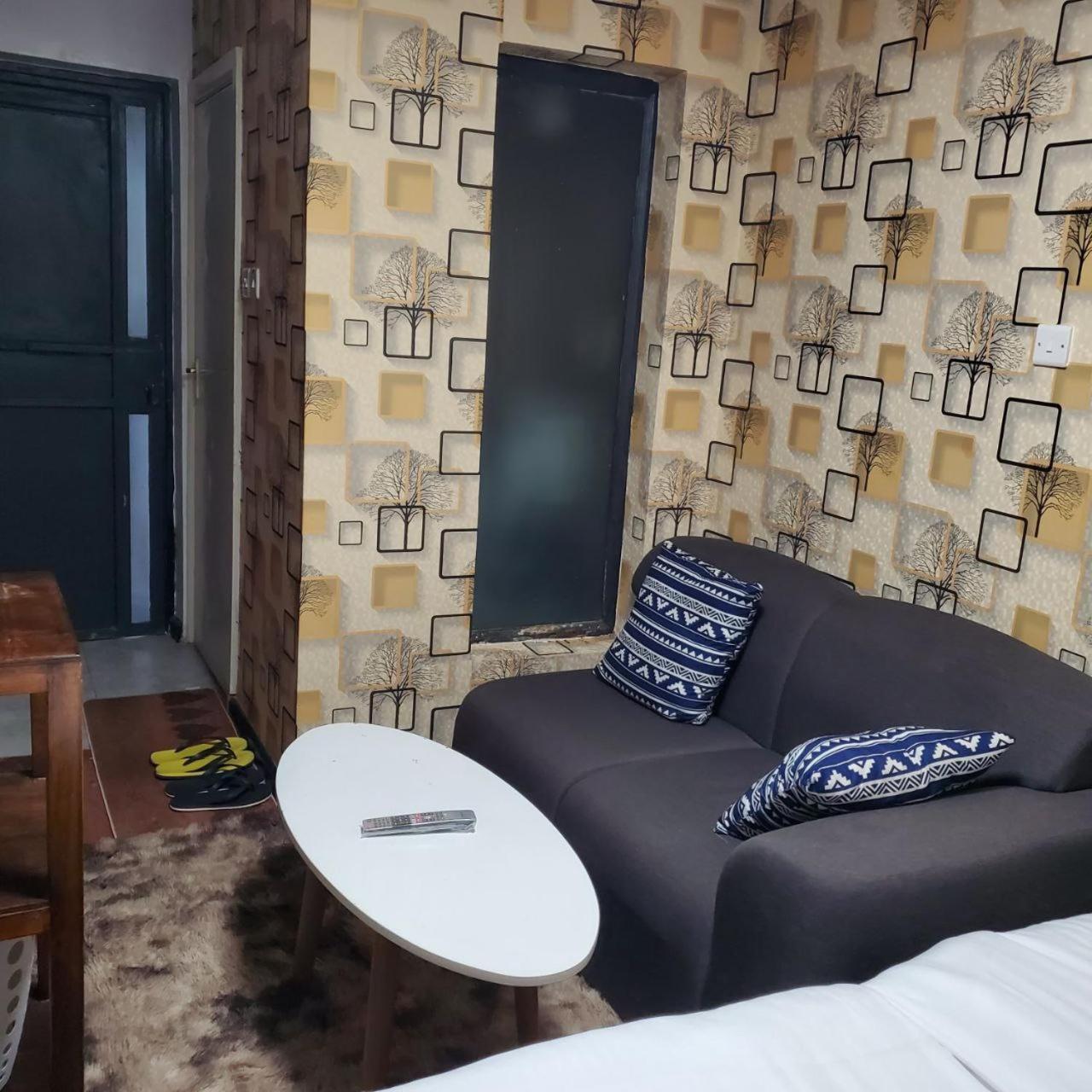 Apartamento Lovely & Cozy Compact Studio Near Airport With Rooftop View Nairobi Exterior foto