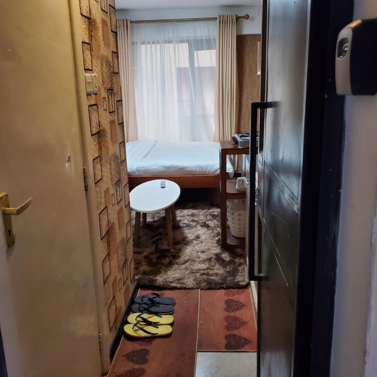 Apartamento Lovely & Cozy Compact Studio Near Airport With Rooftop View Nairobi Exterior foto